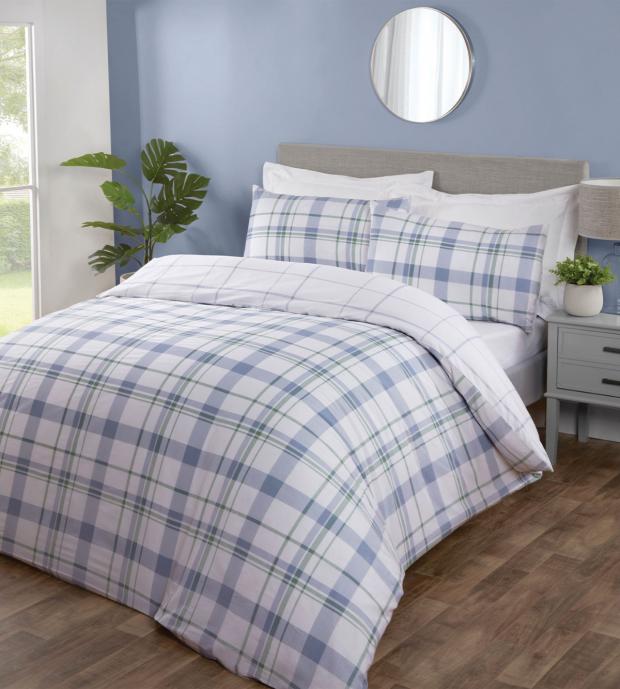 Tottenham Independent: Serenity Cooling Duvet Cover and Pillowcase Set (The Range)