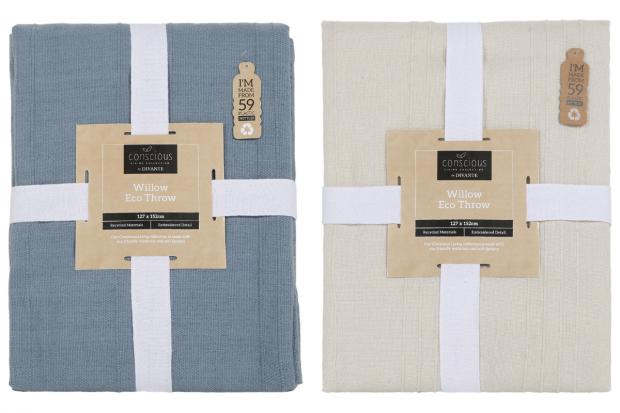 Tottenham Independent: Willow Eco Throw in Blue (left) and (right) Natural (The Range/Canva)
